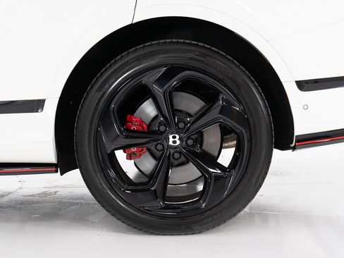 Certified 2025 Bentley Bentayga image 45
