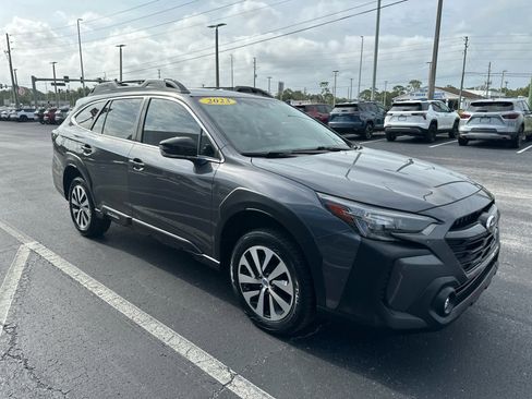 Used 2023 Subaru Outback Premium AWD/4WD image 7