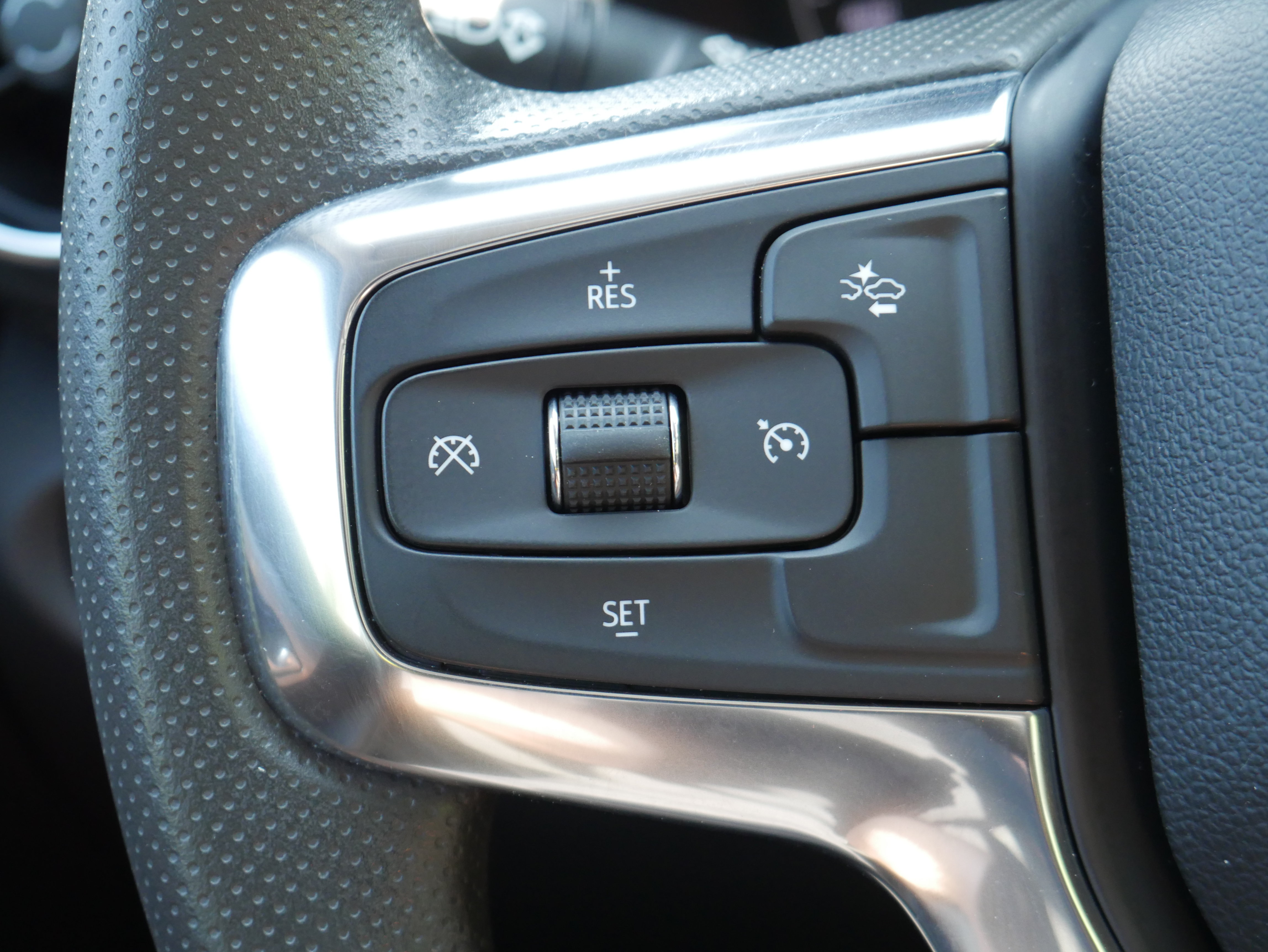 Used 2024 Chevrolet Blazer LT w/ Convenience Package AWD/4WD image 23