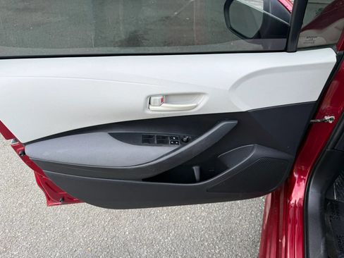 Used 2022 Toyota Corolla LE FWD image 17