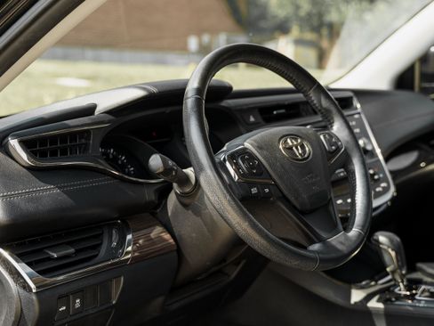 Used 2015 Toyota Avalon XLE Premium FWD image 9