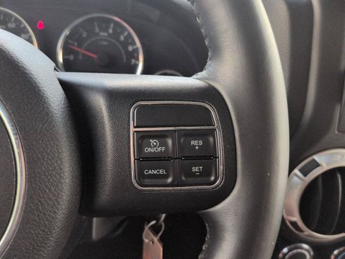 Used 2014 Jeep Wrangler Sahara w/ Connectivity Group AWD/4WD image 19