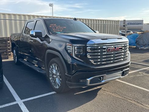 Used 2022 GMC Sierra 1500 Denali AWD/4WD image 1