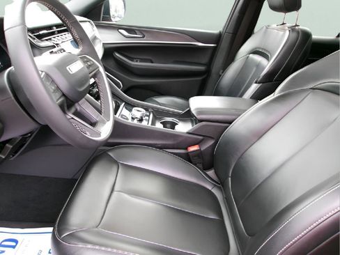 Used 2024 Jeep Grand Cherokee Limited 4xe image 13