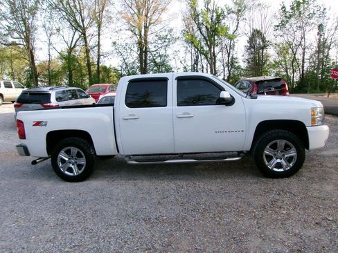 Used 2007 Chevrolet Silverado 1500 LTZ w/ Safety Package image 9