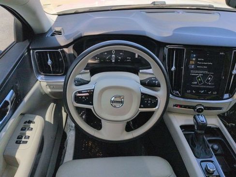 Used 2019 Volvo S60 T5 Momentum w/ Premium Package FWD image 15