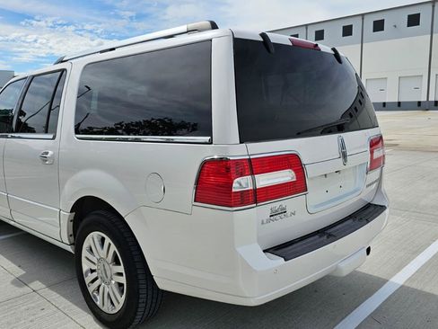 Used 2012 Lincoln Navigator L 2WD image 13