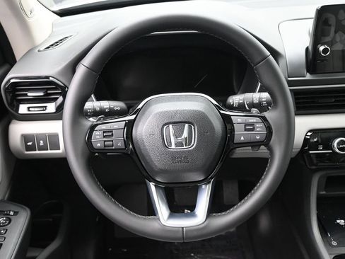 Used 2025 Honda Pilot Touring image 23