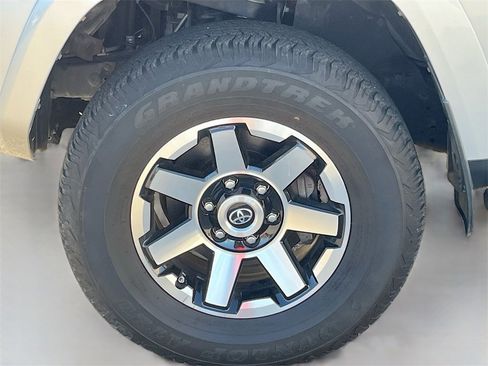 Used 2019 Toyota 4Runner TRD Off-Road Premium image 33