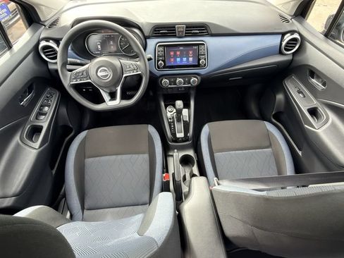 Used 2025 Nissan Versa SV FWD image 12
