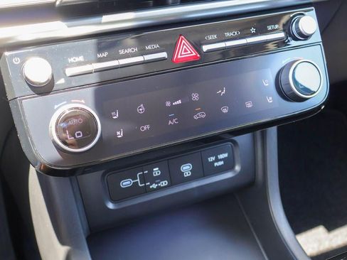 New 2026 Hyundai Tucson Limited FWD image 16