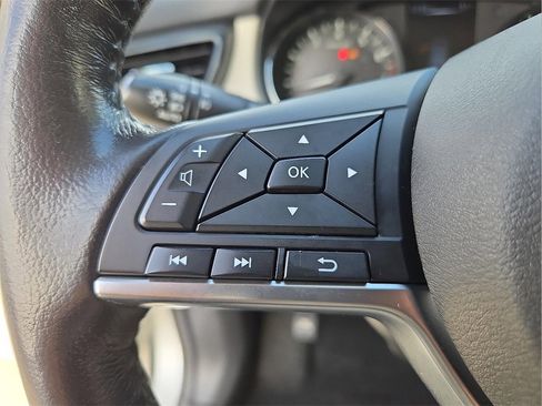 Used 2018 Nissan Rogue Sport SV w/ SV Technology Package image 22