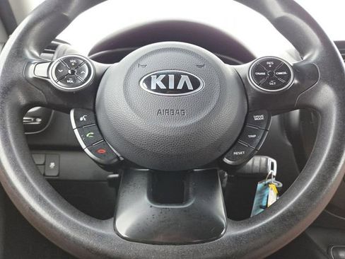 Used 2018 Kia Soul image 28
