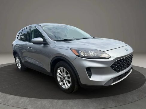 Used 2021 Ford Escape SE FWD image 2