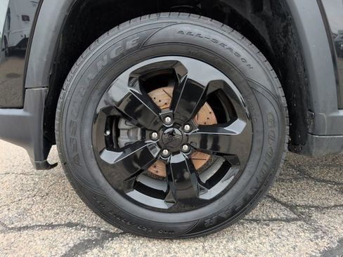 Used 2020 Jeep Compass Latitude w/ Cold Weather Group AWD/4WD image 33
