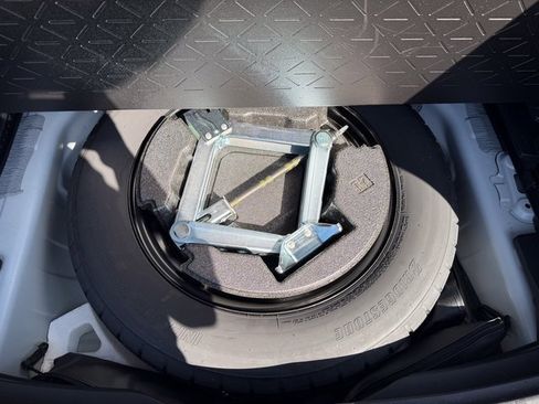 Used 2024 Toyota RAV4 XLE w/ Convenience Package image 14