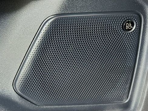 Used 2020 Ford Escape Titanium w/ Titanium Premium Package 2.0 image 24