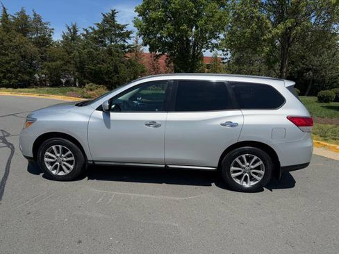 Used 2014 Nissan Pathfinder S image 6