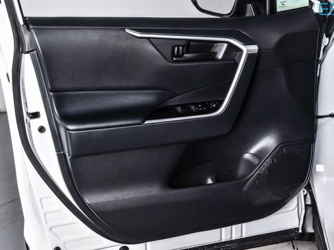 Used 2025 Toyota RAV4 LE image 15