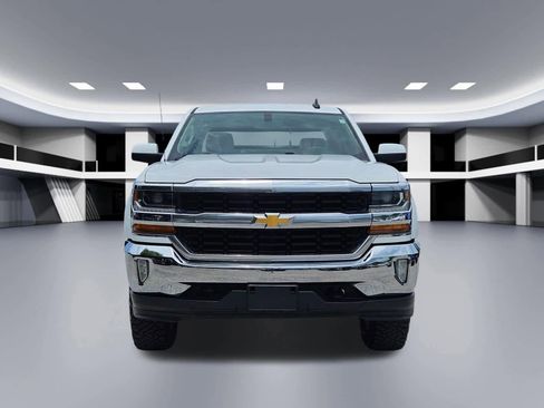 Used 2018 Chevrolet Silverado 1500 LT w/ Texas Edition AWD/4WD image 9
