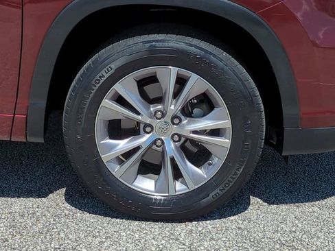 Used 2015 Toyota Highlander XLE FWD image 11