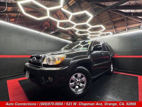 Used 2006 Toyota 4Runner SR5 RWD image 2