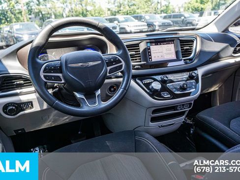Used 2023 Chrysler Voyager LX FWD image 27