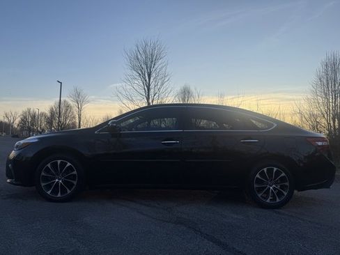 Used 2018 Toyota Avalon XLE Premium w/ All Weather Liner Package image 9
