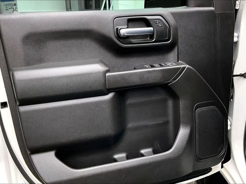 Used 2019 Chevrolet Silverado 1500 Custom Trail Boss w/ Custom Convenience Package image 9