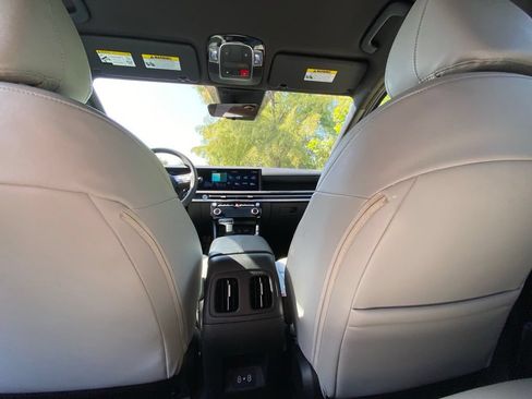 Used 2025 Hyundai Santa Cruz SEL FWD image 32