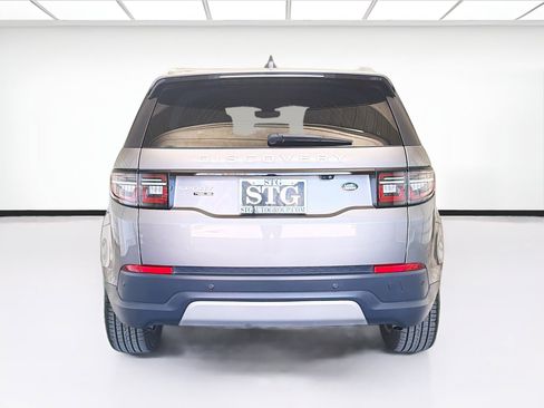 Used 2020 Land Rover Discovery Sport SE image 5