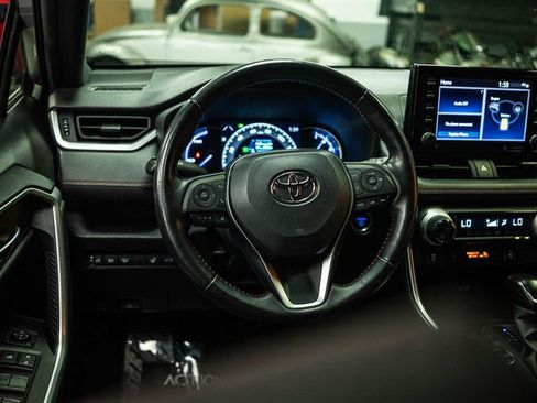 Used 2022 Toyota RAV4 SE w/ Weather & Moonroof Package AWD/4WD image 16