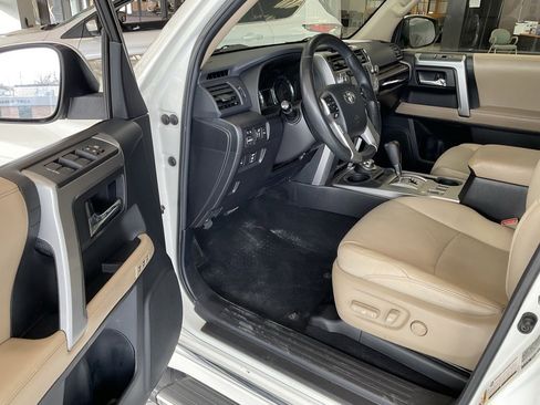 Used 2016 Toyota 4Runner Limited image 9