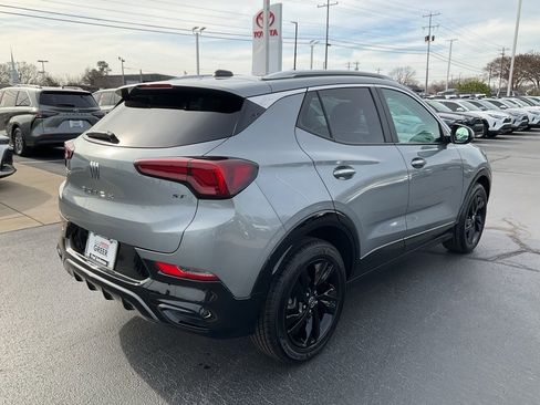 Used 2024 Buick Encore GX Sport Touring image 17