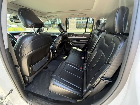Used 2023 Jeep Grand Cherokee 4WD 4xe image 17