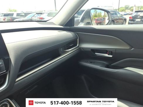 Used 2024 Toyota Grand Highlander AWD image 24