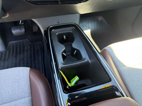 Certified 2023 Volkswagen ID.4 Pro RWD image 13