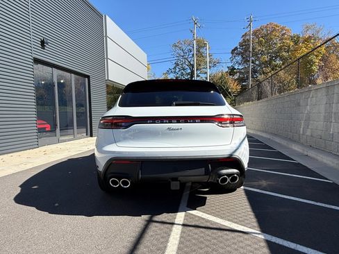 Certified 2026 Porsche Macan Turbo AWD/4WD image 8