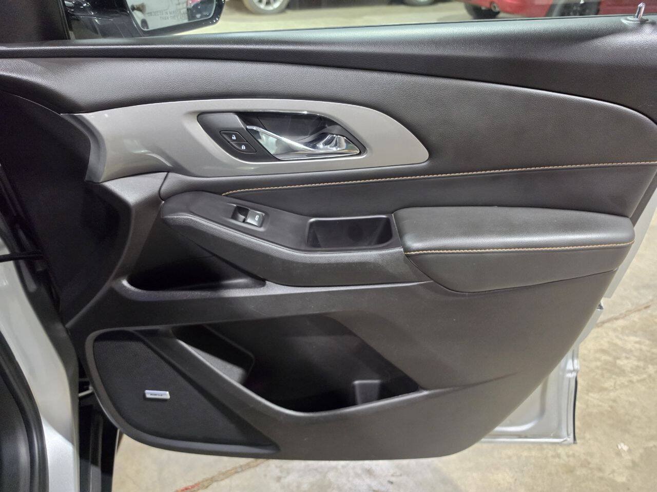 Used 2019 Chevrolet Traverse LT w/ LT Premium Package AWD/4WD image 33
