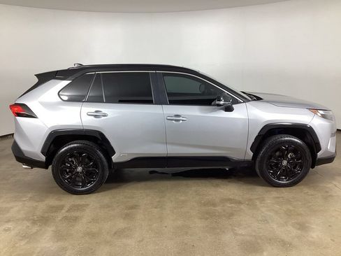 Used 2023 Toyota RAV4 XSE AWD/4WD image 7