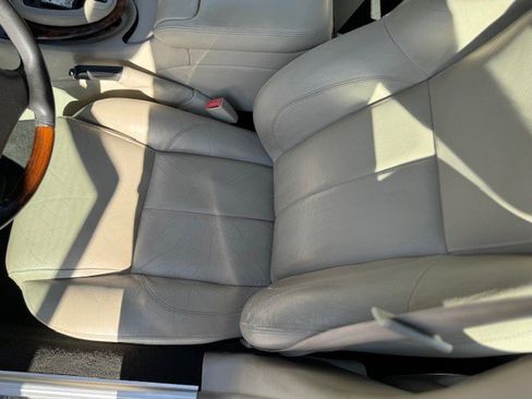 Used 2002 Jaguar XJ8 image 6