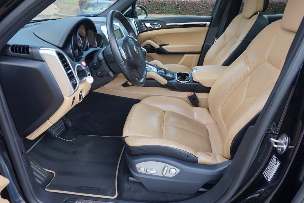 Used 2014 Porsche Cayenne Platinum Edition AWD/4WD image 15