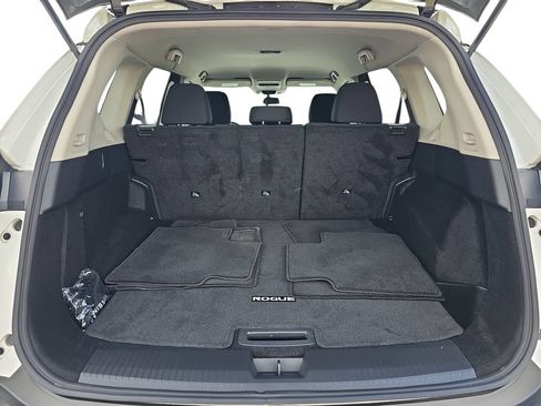 Used 2023 Nissan Rogue S AWD/4WD image 28