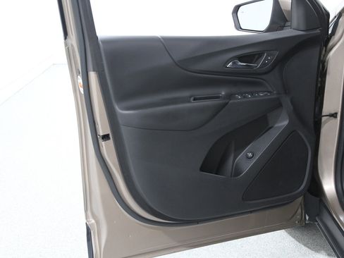 Used 2019 Chevrolet Equinox LT image 4