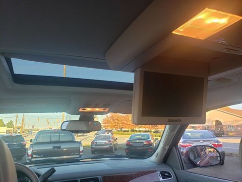 Used 2007 Chevrolet Tahoe LTZ w/ LTZ Preferred Equipment Group image 16