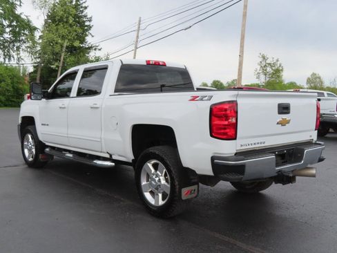 Used 2018 Chevrolet Silverado 2500 LT w/ LT Convenience Package AWD/4WD image 4