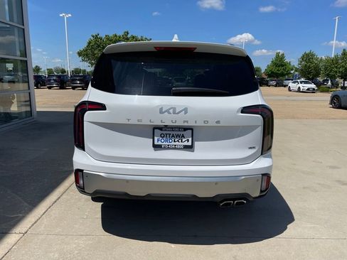 Used 2024 Kia Telluride EX w/ EX Captain's Chair Package AWD/4WD image 6