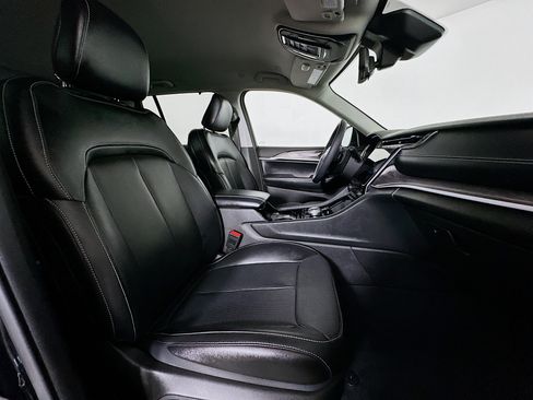 Used 2023 Jeep Grand Cherokee Limited w/ Luxury Tech Group II image 31