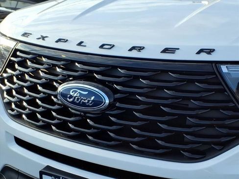 Used 2022 Ford Explorer ST-Line w/ Class IV Trailer Tow Package image 34