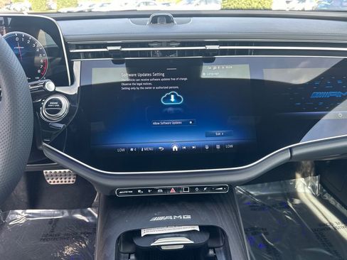 New 2026 Mercedes-Benz E 53 AMG e 4MATIC Sedan image 30